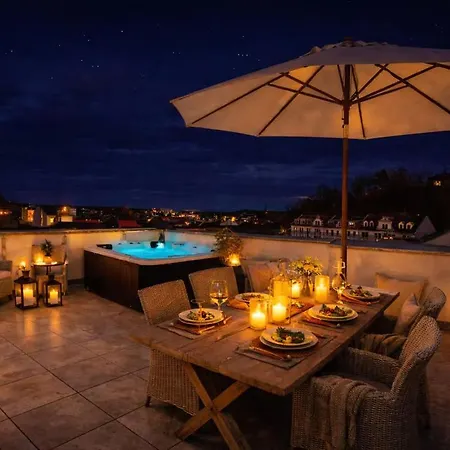 アパート The Summit Rooftop Luxury & Style